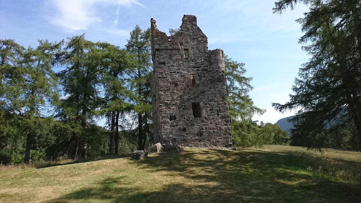 @BruceRussell16 @walkhighlands @ClaRuss321 @VisitBallater @ramblersscot @ScotsMagazine @walkingscotland @placesscotland @uk_hikers @ScotWays @visitabdn @VisitCairngrms Yes, a lovely walk. Also worth making a short diversion to see Knock Castle. BTW I only counted 5 bridges 😁