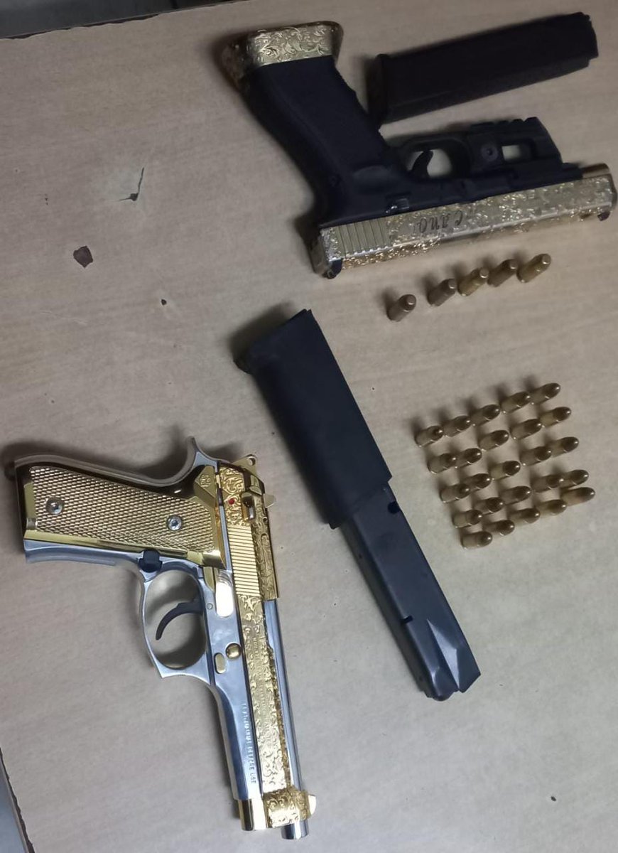 PNCdeGuatemala's tweet image. calibre 9mm. Con una tolva conteniendo 25 municiones, las cuales portaba sin la licencia de portación extendida por la #DIGECAM.