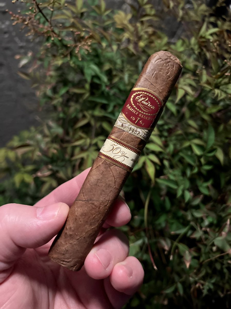 cigarsmoke's tweet image. #nowsmoking @padroncigars Sunday morning #Padrón 50th 1964 #LittleHammer 🔨 #FamilyReserve with #coffee ☕️ #cigarsmoke #smokesignals #cigar #cigars #pssita #botl #sotl