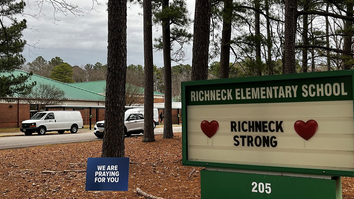 WWoo127's tweet photo. Support the teachers and students of @Richneck_Elem to start the healing process with items from this Amazon wish list. The teachers selected the items. Give if you are so inclined.#RichneckStrong #RichneckElementary #Richneck

https://t.co/HTk6Ouu9md... https://t.co/wft7w4UUIv