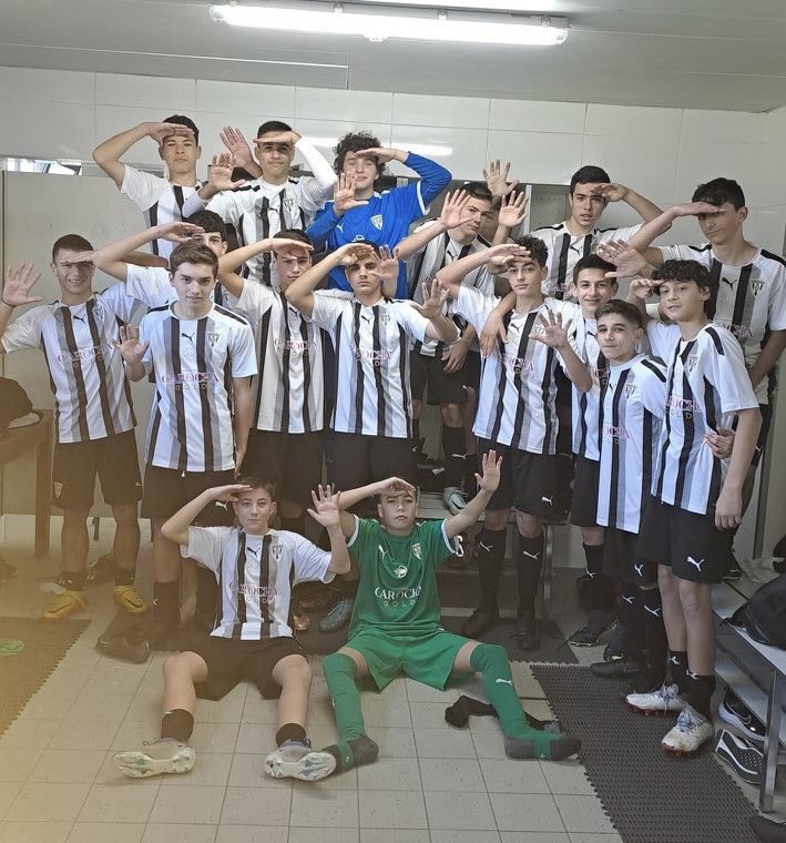 segue o líder 😮‍💨                                               chapa 5🖤🤍