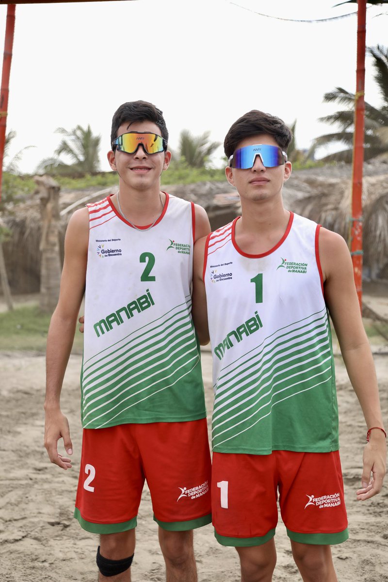 Fede_Guayas's tweet photo. Se encienden las emociones de la última jornada del Voleibol Playa en los #BeachGamesFDG 🌴
@PrefGuayas l @RobertoIbanez_R https://t.co/Zg9MHlIsmz