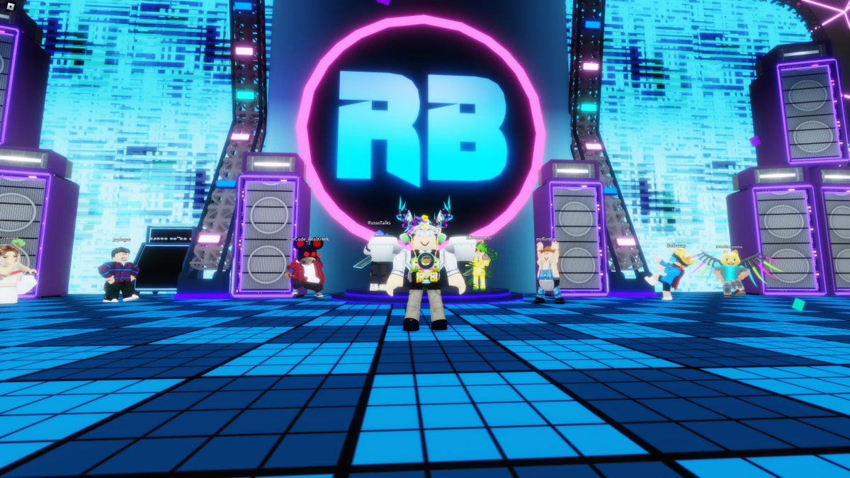 OnlyJanis_'s tweet photo. After raging and thinking I won't get the Golden version of the Crown cuz I had to sleep, I still managed to do it, I did it! 🥳🎉

Congratulations to all of you who got the Hood of Heroes the Golden Crown of Courage and who got the regular Crown of Courage! 🎉 @RobloxBattles https://t.co/JSPQ9YVoLN