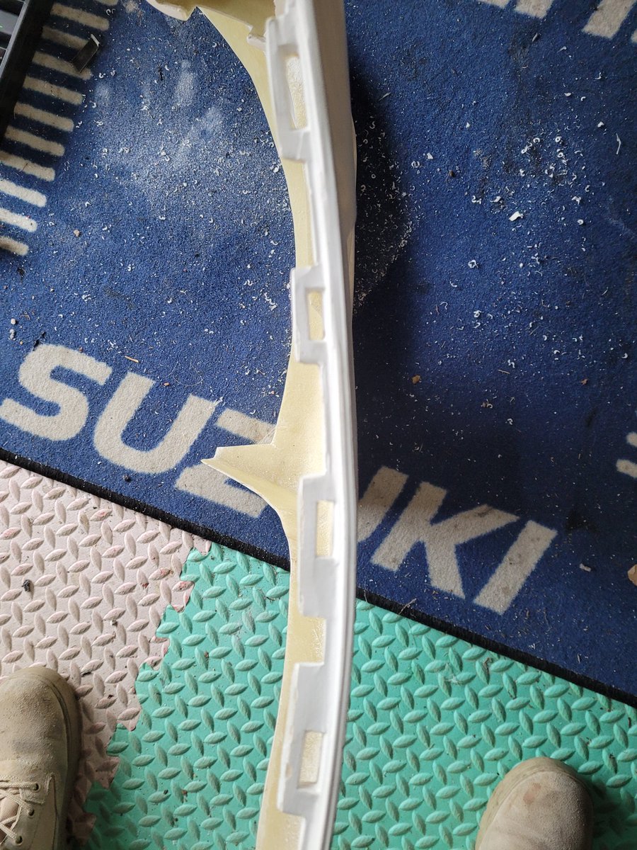 Srad588's tweet image. Started the prep work on the bumper, female lugs drilled out and filed back, m4 rivet nuts used for the fog lamp mounts.

#transit #custom #modifying #racevan