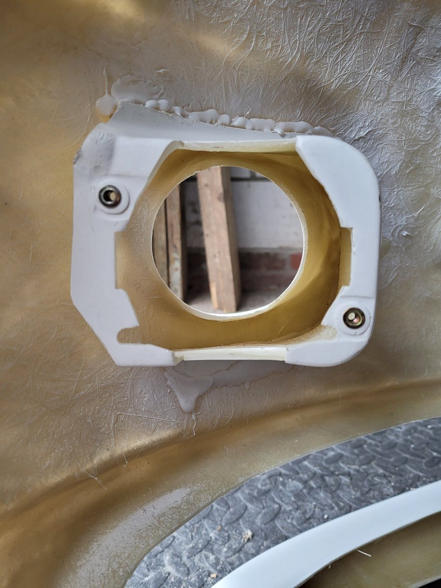 Srad588's tweet image. Started the prep work on the bumper, female lugs drilled out and filed back, m4 rivet nuts used for the fog lamp mounts.

#transit #custom #modifying #racevan