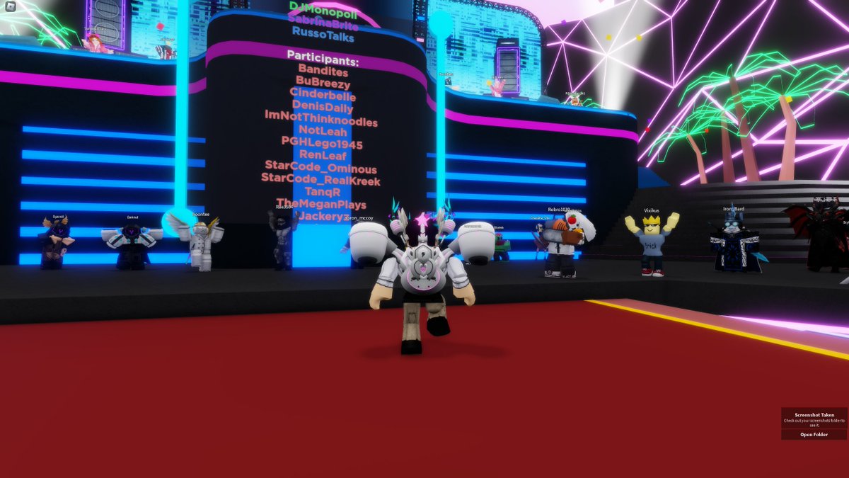 OnlyJanis_'s tweet photo. After raging and thinking I won't get the Golden version of the Crown cuz I had to sleep, I still managed to do it, I did it! 🥳🎉

Congratulations to all of you who got the Hood of Heroes the Golden Crown of Courage and who got the regular Crown of Courage! 🎉 @RobloxBattles https://t.co/JSPQ9YVoLN
