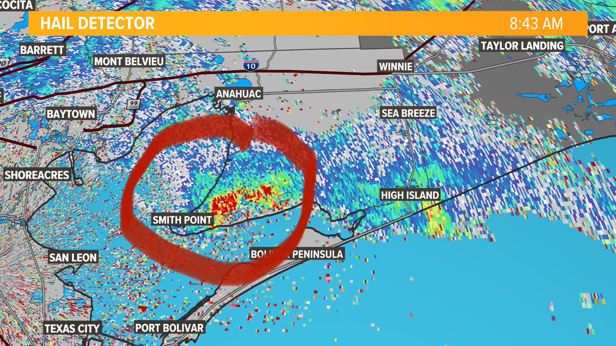 KimCastroWX's tweet image. Hail spotted near Smith Point &amp;amp; Oak Island moving to Monroe City.

Go inside as the storm passes through it also has wind at 25-30 mph. 
@KHOU #kho11