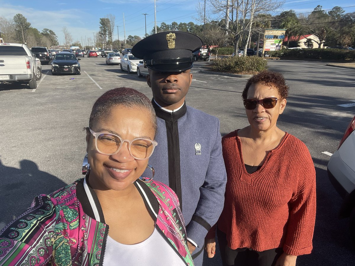 thedanaw's tweet image. I’m a proud bulldog mama💙 #DeansList #Fall22 #ClassOf2026