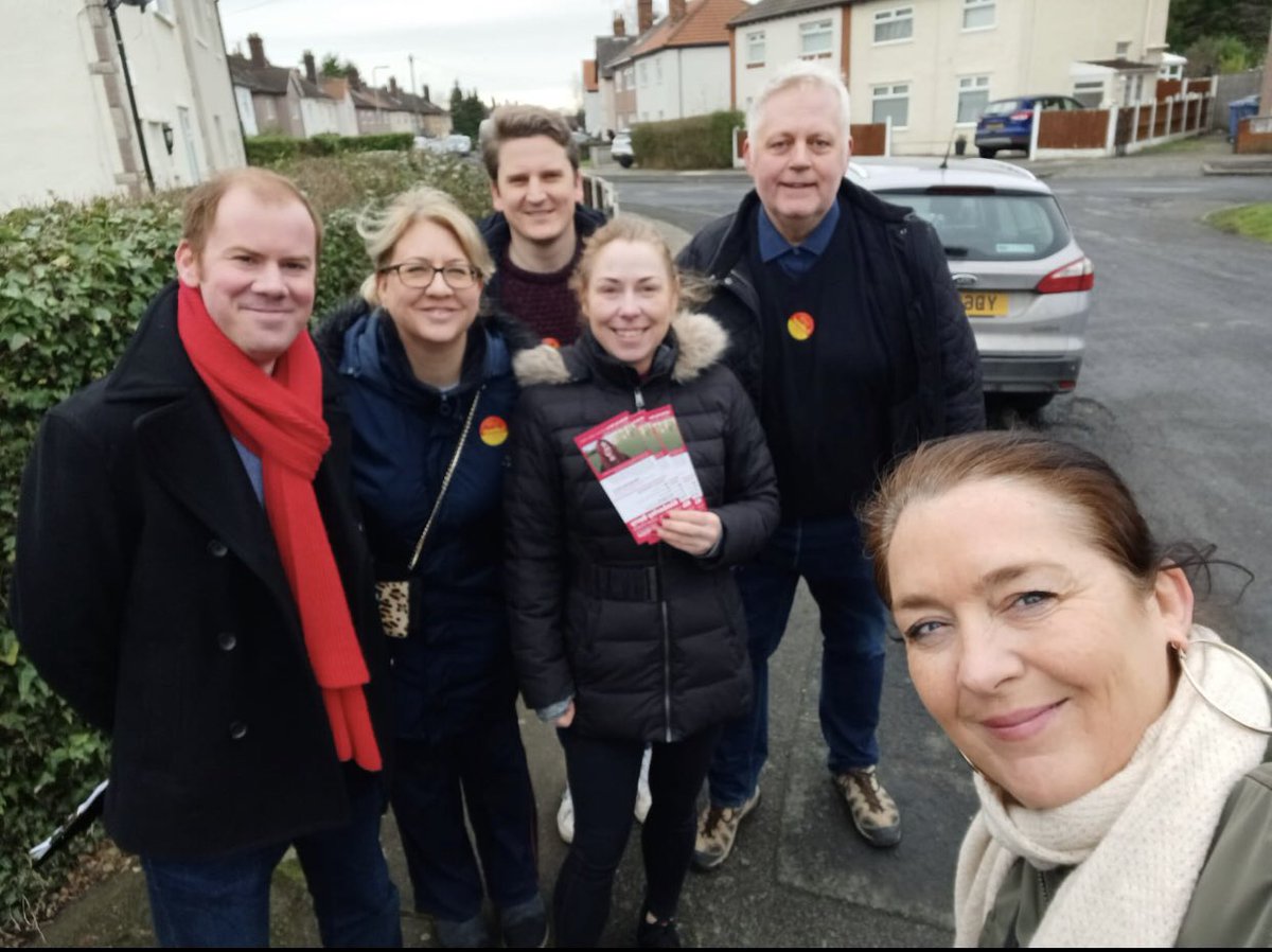 Great session in #Springwood today for our amazing Labour candidate @kjberry91 @LiverpoolLabour #SpringwoodMatters #OurCommunityMatters