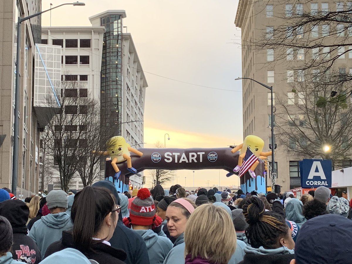 CynthiaSaidIt's tweet photo. Whoever thought running in the cold at 8am was a good idea is a wanker. But I finished. #HotChocolateRunAtlanta #HotChocolate5k https://t.co/q7XXBsO8B8