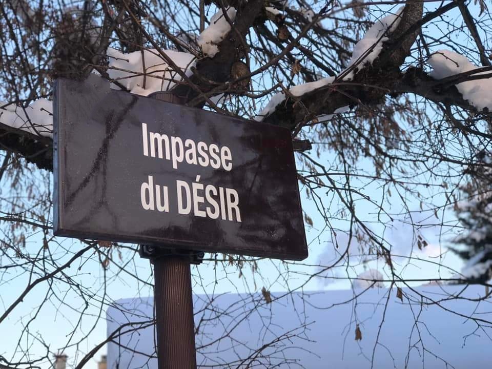 LifePepita's tweet photo. Le désir est l'essence même de l'homme, c'est à dire l'effort par lequel l'homme s'efforce de persévérer dans son être. Impasse du désir ou le désir est une impasse ? 
Vous avez 4 heures...
#dimanchephilo #sundaymood #bisous #love #wintersunday #desir https://t.co/TavzUZR4U8