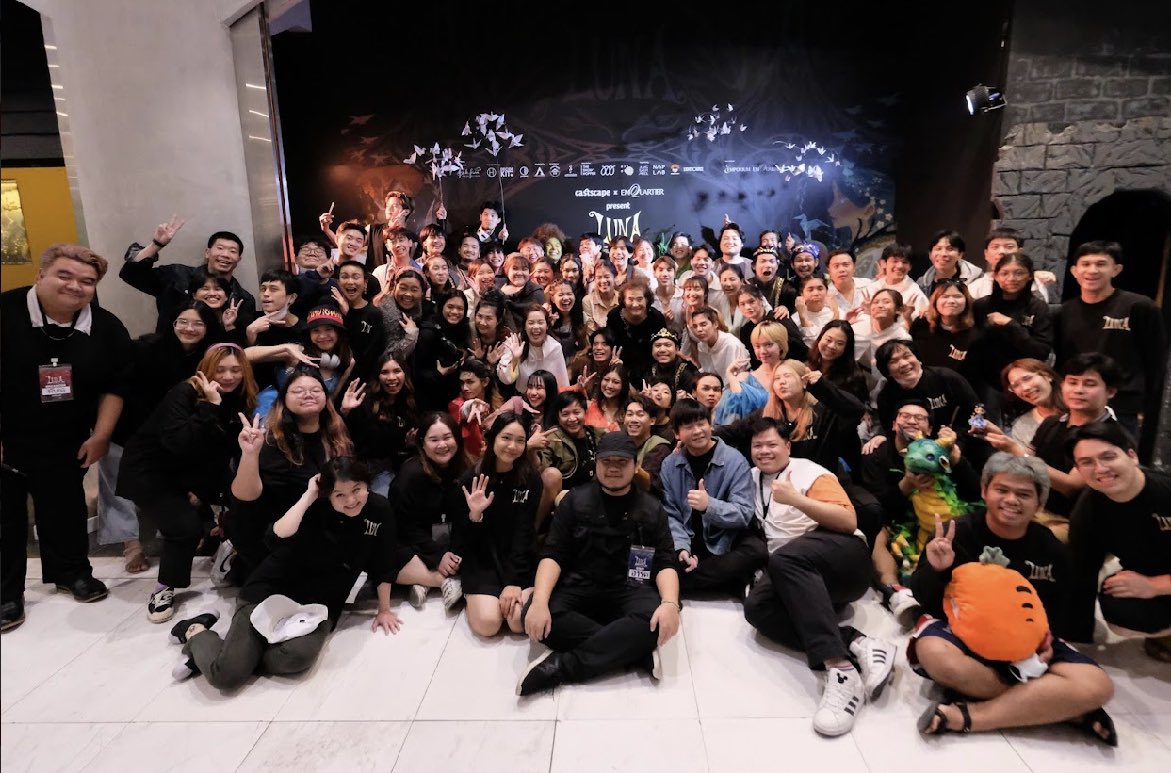 nualpanod's tweet photo. ท้ายสุดขอบคุณทุกสิ่งและทุกคนที่ประกอบขึ้นมาเป็น #Lunathemusical เรื่องนี้ ขอบคุณพลังงานดีๆจากคนดูทุกคนที่มาร่วมเดินทางไปด้วยกันและช่วยกันทำให้หัวใจของละครเรื่องนี้อบอุ่นสมบูรณ์
“จะเป็นบ้า ก็จะบ้าให้มันสุดใจ เพราะความบ้าทำให้ข้ามีมนต์ยิ่งใหญ่ เกินกว่าตรรกะไหนจะชี้ทาง” @castscape https://t.co/7srGCC2K4i
