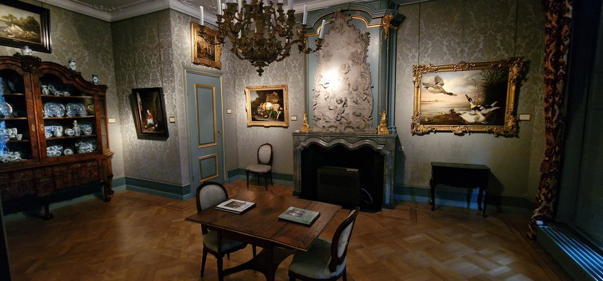 Martin1960's tweet photo. Het relatief onbekende museum #Bredius, gevestigd in een fraai pand aan de overzijde van de Hofvijver, herbergt de kunstcollectie van verzamelaar Abraham Bredius - #DenHaag https://t.co/Da2Toks4bs