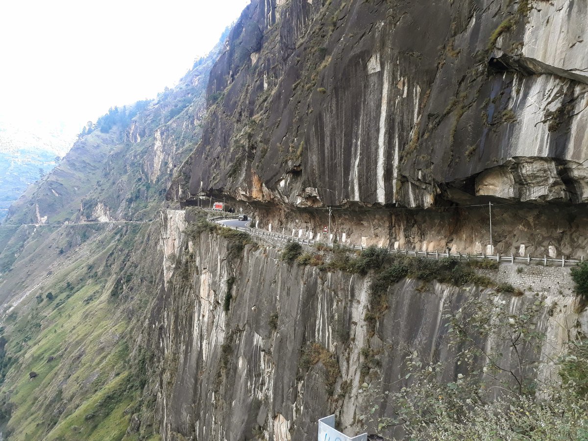 shadytweets10's tweet photo. Incredible achievement of past Engeneering,one of the beautiful and dangerous cliff road in the world OLD TIBBET ROAD, Kinnaur Himachal Pradesh @hp_tourism  
#kinnaur #Himachal #NatureBeauty #heritage #tourism https://t.co/m94Ce9NJbK