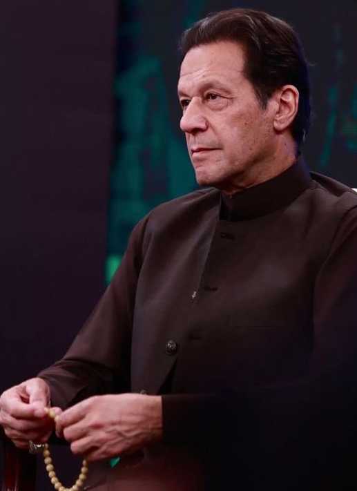 dar_akash_19's tweet photo. The king of politics.. 
. Only one solution of Pakistan.. King khan 

. 
. 
#Pakistani #imrankhanPTI #GeneralElectionN0W #redlie #earthquake #Iran #PakistanUnderFascism #PakistanEconomicCrisis https://t.co/Dr7v8t46Ma