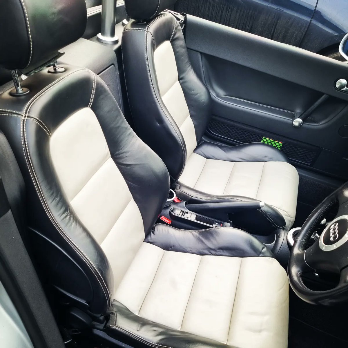 henry81hunt's tweet photo. @HagertyUK Just put some newer seats in my TT  today https://t.co/Kisfdzo975