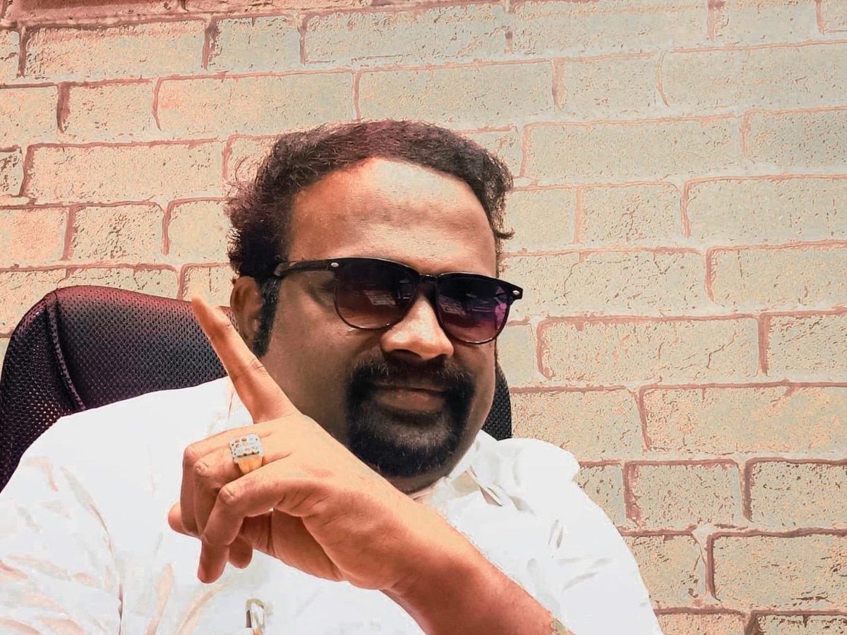 chathiriyan01's tweet photo. மனிதனுக்கு பணிவே பெருமை சேர்க்கிறது.
பணிந்தால் பயம் அல்ல! https://t.co/YlfT4DPELd