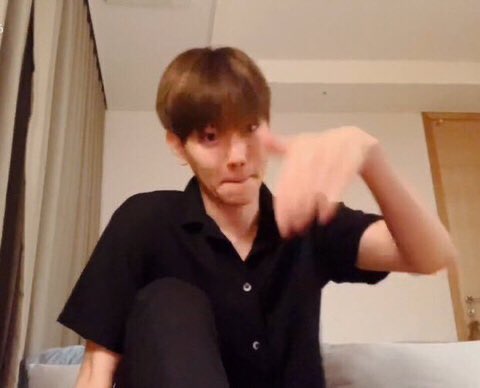 qtpiebyunbaek's tweet photo. PUBLIC SERVICE ANNOUNCEMENT: SIX DAYS TO GO BAEKHYUN IS COMING HOME THIS WEEK!!!! 📣📣📣 https://t.co/Hj6q78Al1C