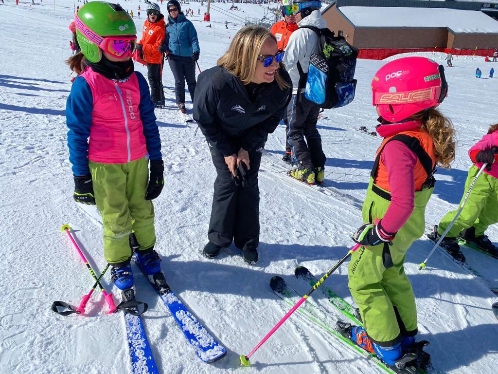 marifrangr's tweet photo. 🏆 Enhorabuena a los premiados con el Trofeo #Ruralito de #SierraNevada❄️.
Gracias a los participantes y a los voluntarios por el desarrollo de esta competición.
⛷️ En @websierranevada estamos volcados con la promoción del #deporte entre los niños.
#ViveSierraNevada #Granada https://t.co/LzZ5C0XCMn