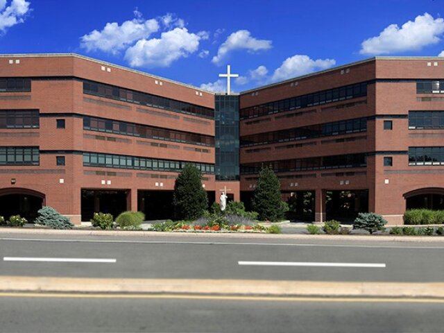 Holy Redeemer Hospital is among only 21 Pennsylvania hospitals recognized in the Excellence in Patient Safety program, according to the Hospital and Healthsystem Association of Pennsylvania. The hospitals are ranked by demonstrating low rates of healthcare-associated infections.