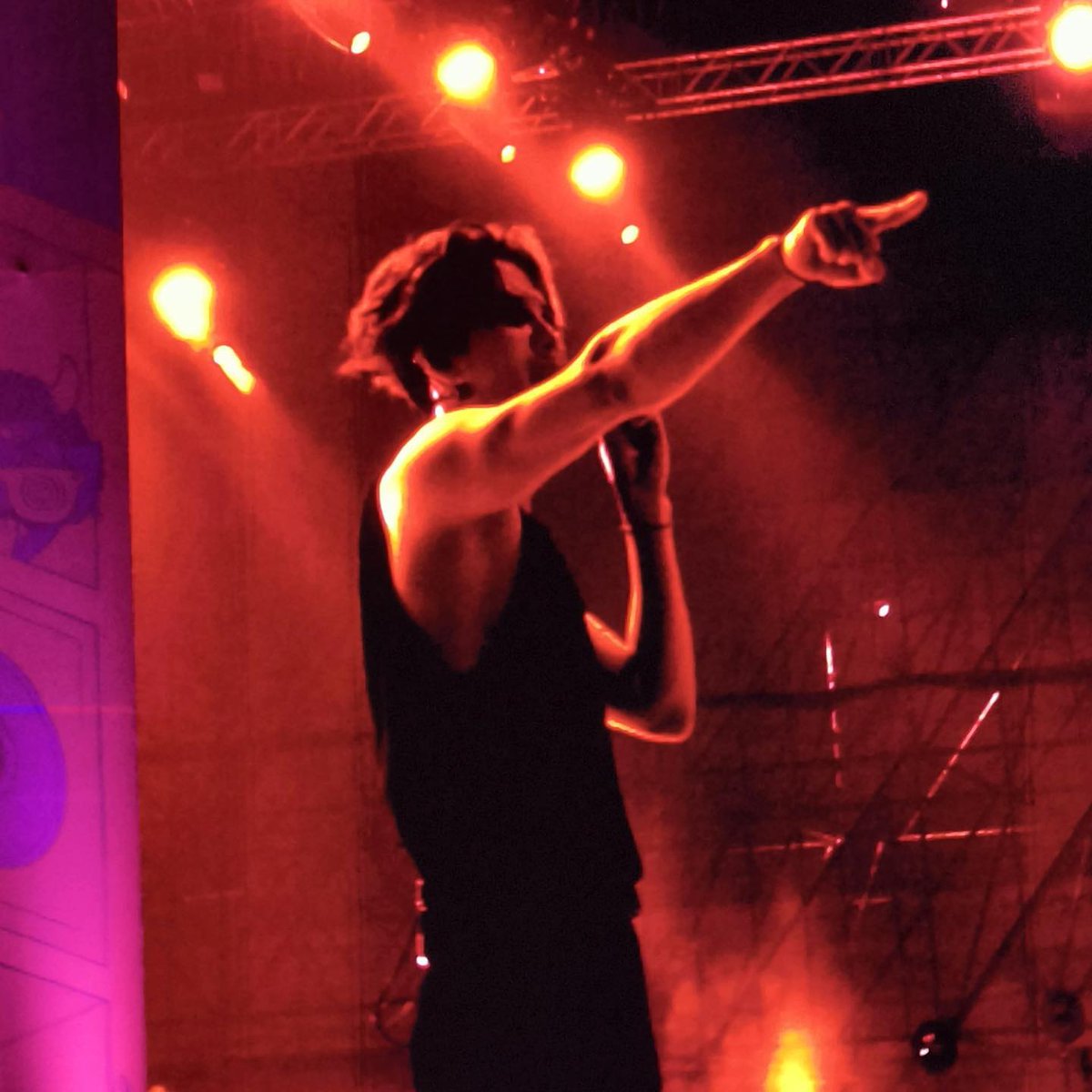 ShahKrishika's tweet photo. EXCUSE ME SIR..??❤️‍🔥❤️‍🔥
#JACKSONININDIA #JacksonWang #LollapaloozaIndia #LollaIndia https://t.co/my9vbGY0Gp