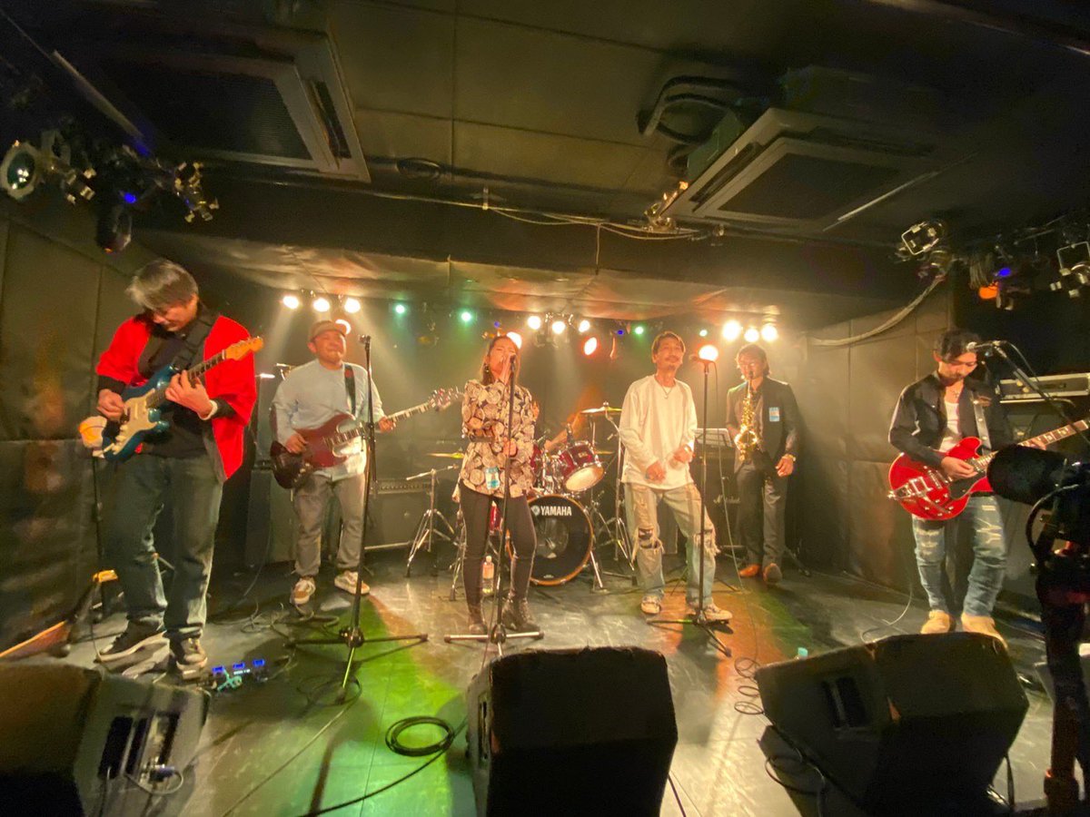 ico6zuiho's tweet image. こちらのライブ、終わってしまいましたが配信はまだ終わっておりません！！！

写真のみんな楽しそうだなー！
他の人達どんなパフォーマンスしてるのかなーって気になってるそこのあなた！！！
配信で一緒に盛りあがろーーー！！！！

#酒と泪と芝居とバンド
#TdcT