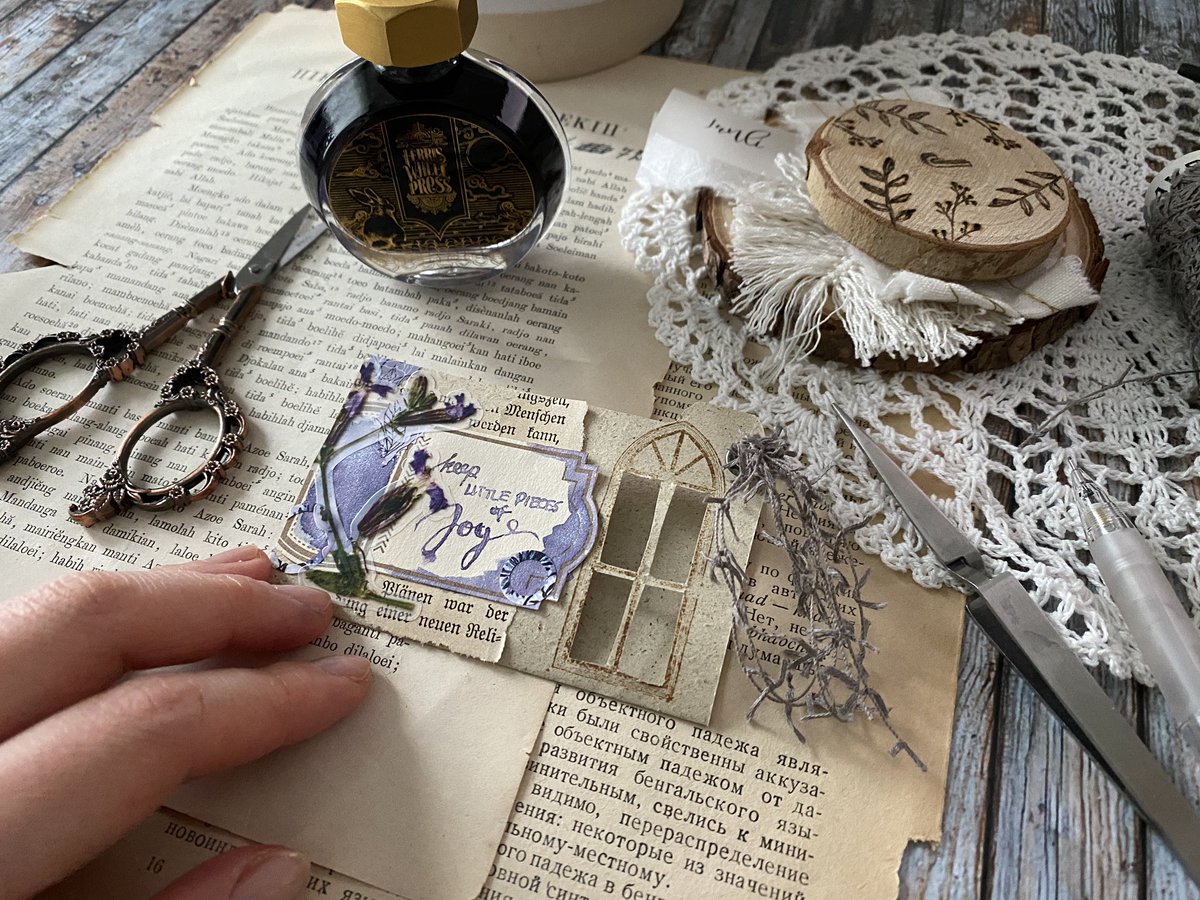 itsjunli's tweet photo. Wondering in the paper and ink world ✨

[ ad / Werbung ]
Shimmery ink by @FWPStationery. Use “JUNLI” and get 10 % off your order ☺️

#fancy #fwp #ferriswheelpressfancy #fancyfwp #fancystationery #befancy #ferriswheelpress https://t.co/QGOrn0wM0i
