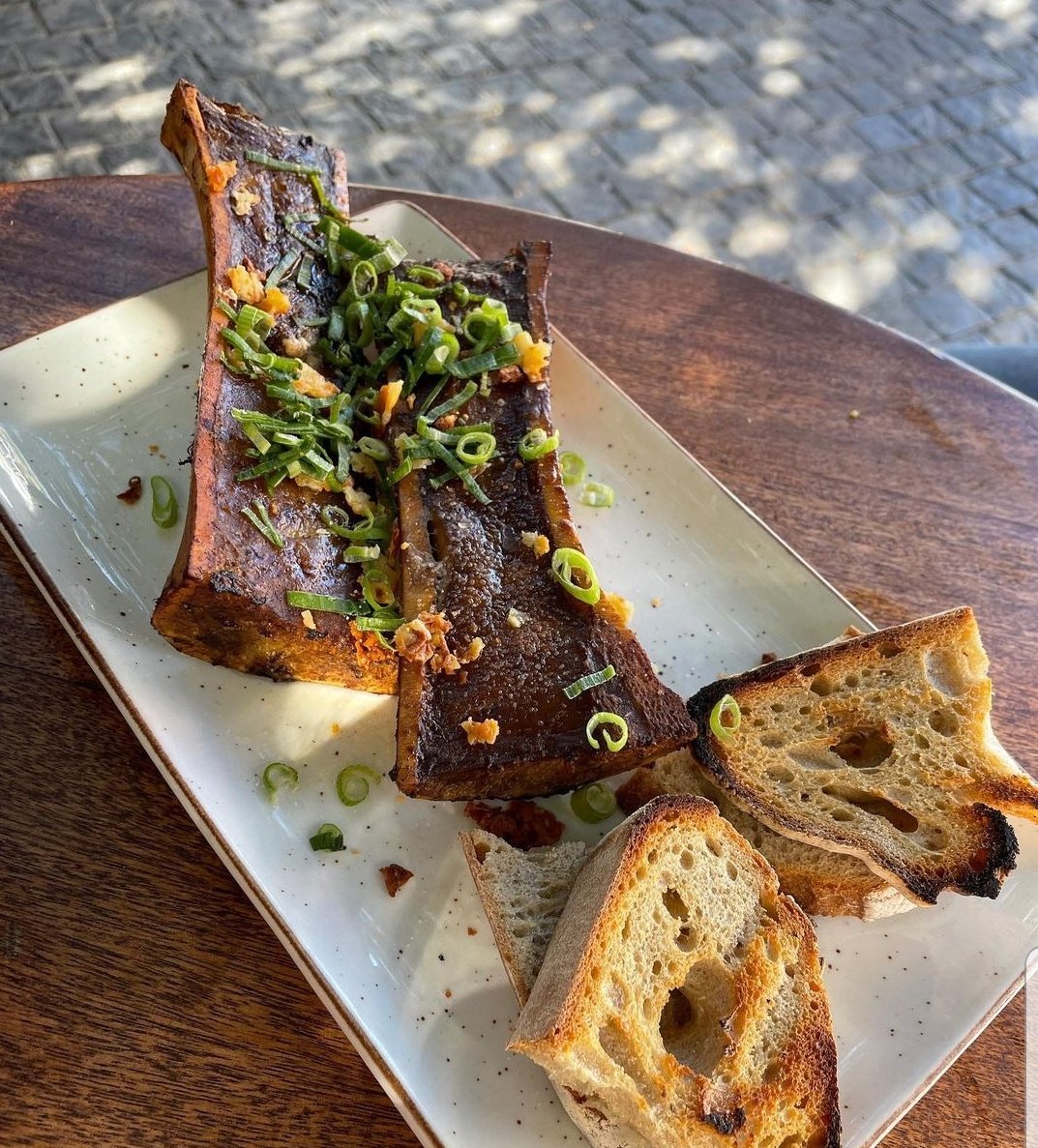 cafecharles_ct's tweet photo. Reviews and #Foodie Pics are our Favourites 🍽 🍷
Thanks #CandidCooks:
Scott Houston and Dani Geyer! #FoodCritics
Caesar #Salad 🥗 and Marrow Bone 🍖 Featured! https://t.co/9idaoNsinf
