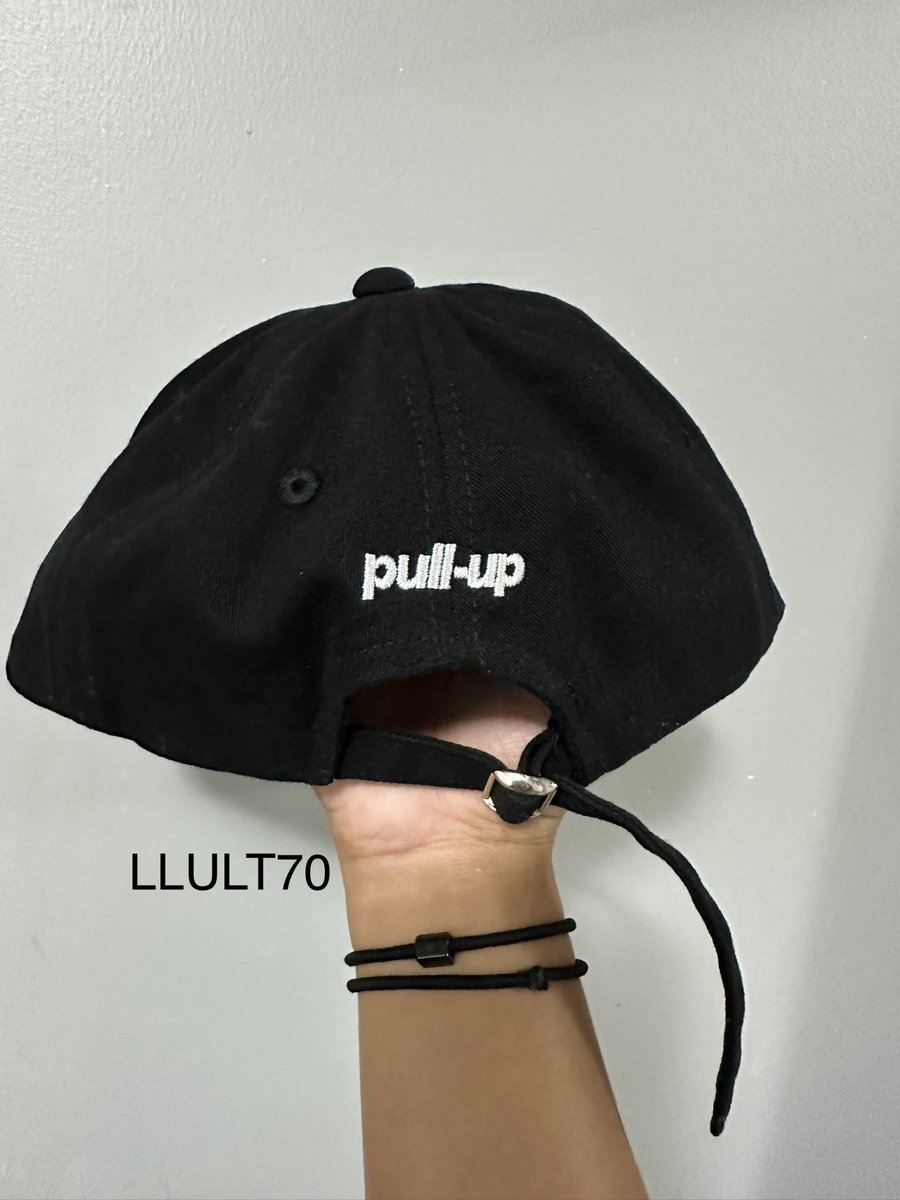 LLULT70's tweet photo. ปล่อยหมวก pull up Mark Tuan 500 รส.
#ตลาดนัด���ากาเซ่got7 #MarkTuan #Got7 https://t.co/Ddb0BJWHMe
