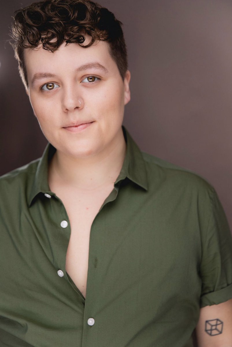 sav (they/them) tweet media