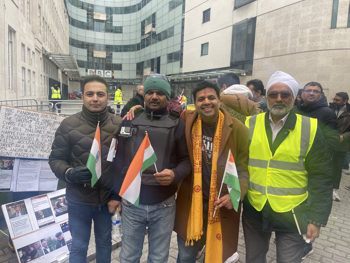 ssfdigital's tweet image. 300+ gathered and raised their voice. This movement is against the Biased British Corporation (BBC). Stop peddling your lies and targeting Bharat &amp;amp; Hindus. #bbcprotest #BBCLies #BBCDocumentary. 🙏🕉️ @loveenatandon @BiharKaLall @rahulkumarindia @BBCNews @bbc_protest @IDUKGroup