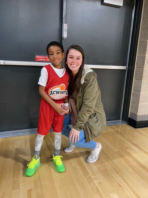 I love going out and cheering on my students outside of the classroom💕 <a href="/OGESeagles/">Oak Grove Elementary School</a> <a href="/OGSTEAM_Kinder/">Kinder Oak Grove STEAM Academy</a>