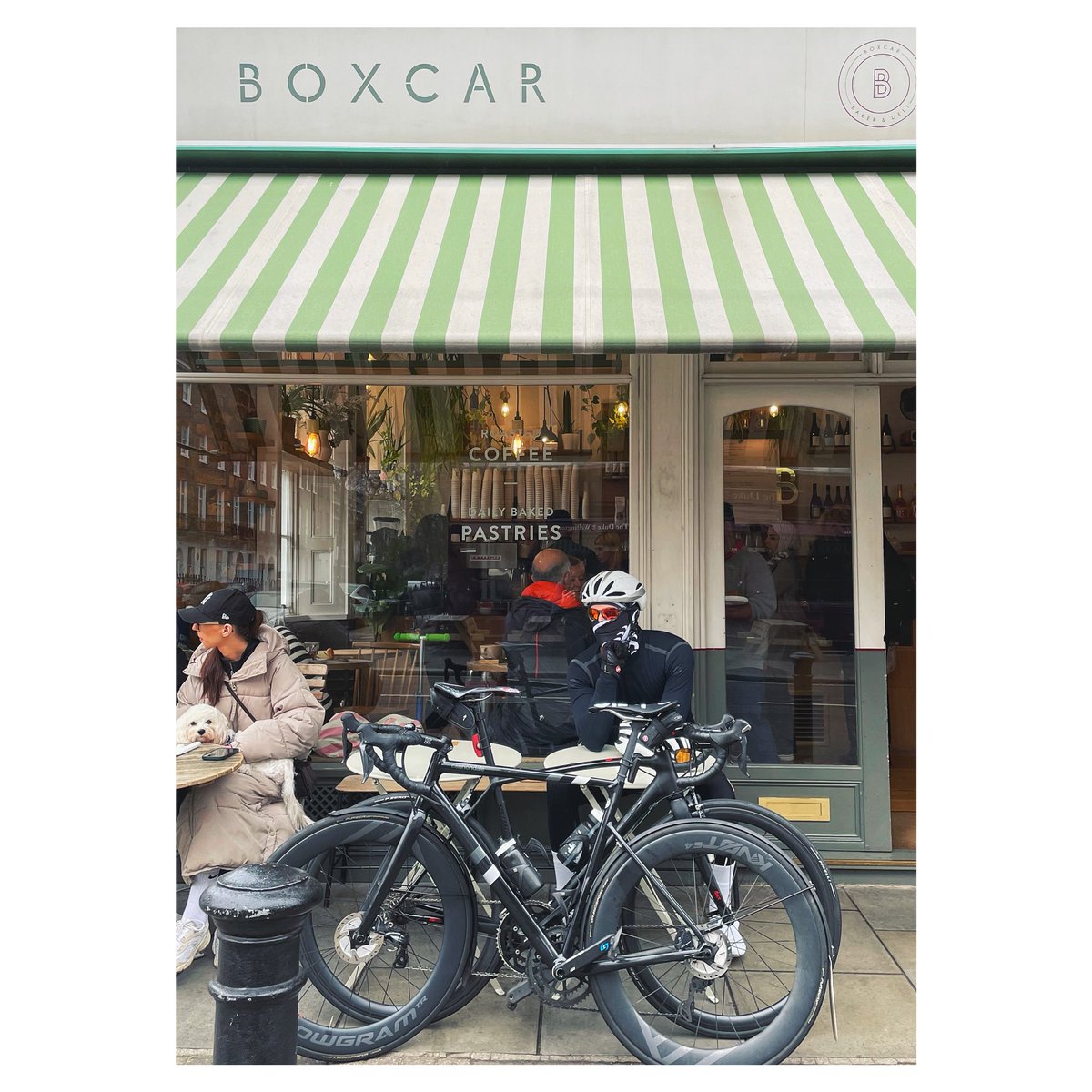 jferg_76's tweet photo. Sunday is for Coffee & Cinnamon Buns @DrCraigChiro #sundaze #londontown #cycling #bikelife #boxcar #breadahead #21grams @BoxcarLondon @BreadAhead https://t.co/VLoAccGATQ