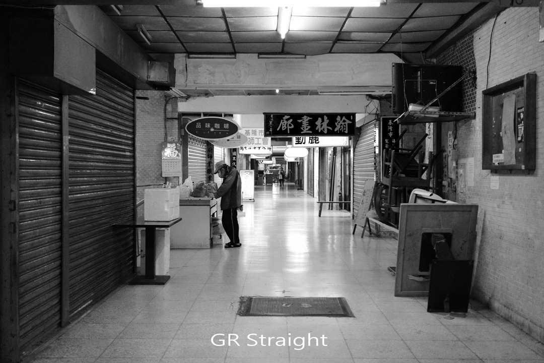 shadowtArt's tweet photo. GR Straight
People
#RICOH #GR #RICOH_GR #GR3x #GRIIIx #GRist #grsnaps #gr_graph #gr日和 #shootgr #shoot_gr #snap #streetshot #StreetSnap #snapshot #streetphotography #documentaryphotography #aura #GR靈光 #GR_AURA #刺點賣物 #微當代文創 #littlemoca #スナップショット #GRTAIWAN https://t.co/OFyUdTRsEI