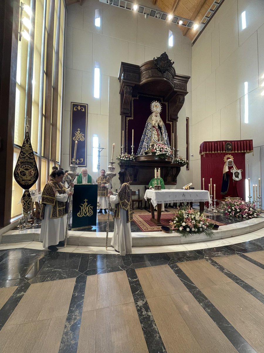 CofradiaAbuelo's tweet photo. Hoy en el Santuario Camarin hemos celebrado la Eucaristía dedicada a Santa Marcela, la “Veronica “, la celebración ha sido presidida por nuestro Capellán. El colectivo de promitentes de Santa Marcela se han hecho presentes, participando en la celebración. https://t.co/CQRQrpBYGi