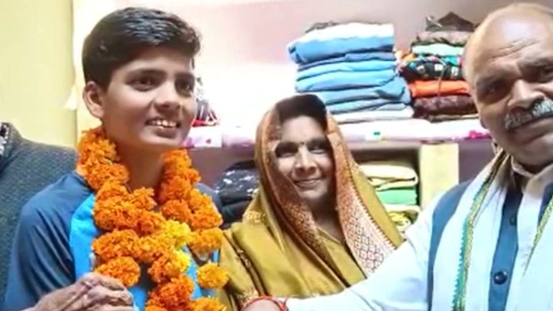 sports_tak's tweet photo. Glass factory labourer's daughter Sonam Yadav's spin wizardry makes India U-19 Women's T20 World Cup champions
https://t.co/ouhmeJZ4RP

@T20WorldCup @BCCIWomen
#SonamYadav #U19T20WorldCup #TeamIndia #U19WorldCup #INDvsENG #SportsTak https://t.co/UKKDf06c4u