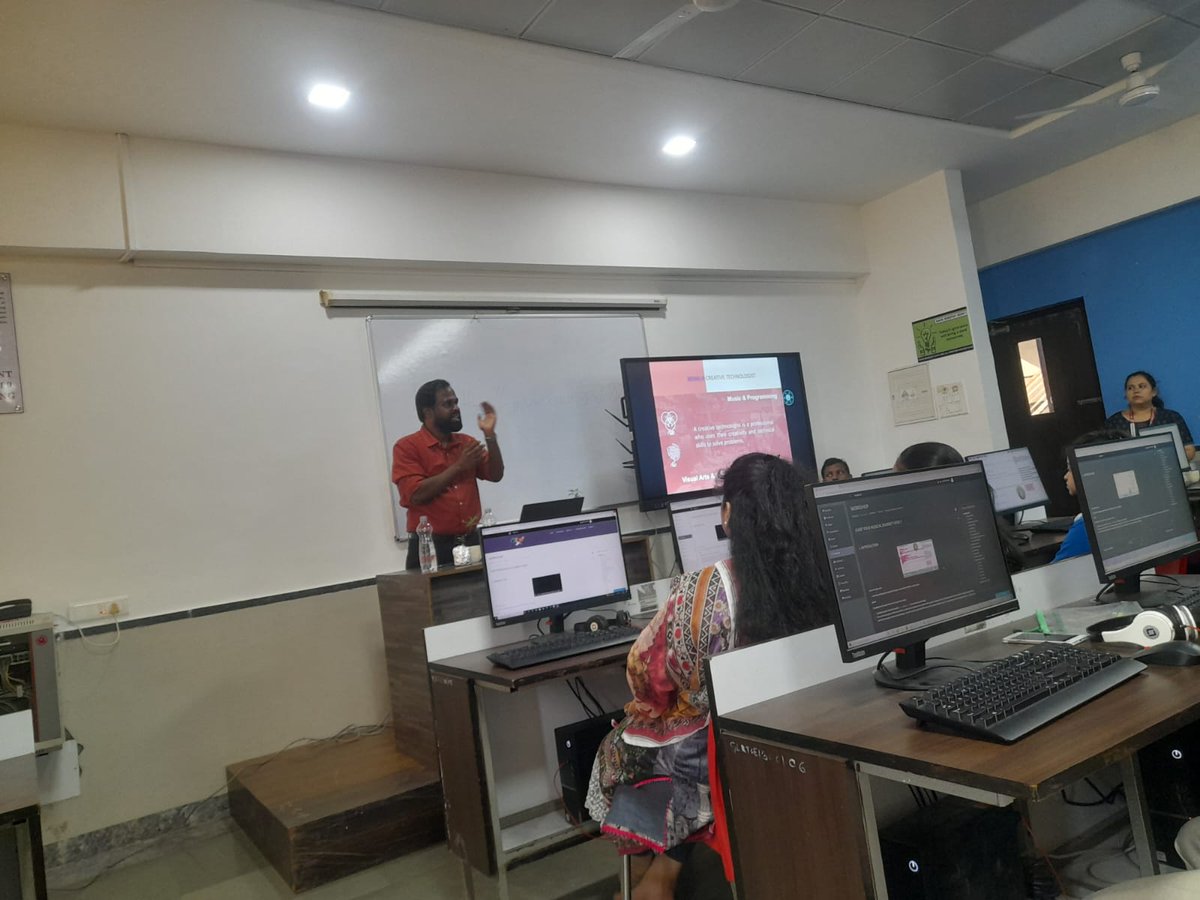 CodemusicFun's tweet photo. Workshop at L R Tiwari College was attended by enthusiastic &amp; inquisitive 2nd Year Comp Engg students. These students were exposed to #creative tools/mediums which provides a fun &amp; interesting way to learn the basics of coding along with exploring their creative spirits. https://t.co/Yu7L1okqmo