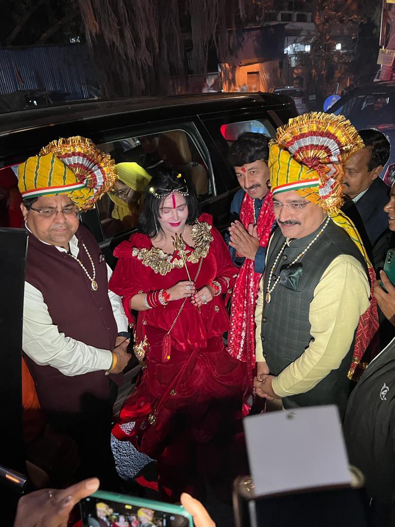 Harish Khurana (@HarishKhuranna) on Twitter photo 2023-01-29 15:29:22 कल “दिल्ली का राजा” द्वारा आयोजित खाटू श्याम बाबा का कीर्तन का आयोजन में जाना हुआ। बहुत ही सुंदर प्रस्तुति @KANHIYAMITTAL30 द्वारा की गई। कल “दिल्ली का राजा” द्वारा आयोजित खाटू श्याम बाबा का कीर्तन का आयोजन में जाना हुआ। बहुत ही सुंदर प्रस्तुति @KANHIYAMITTAL30 द्वारा की गई।