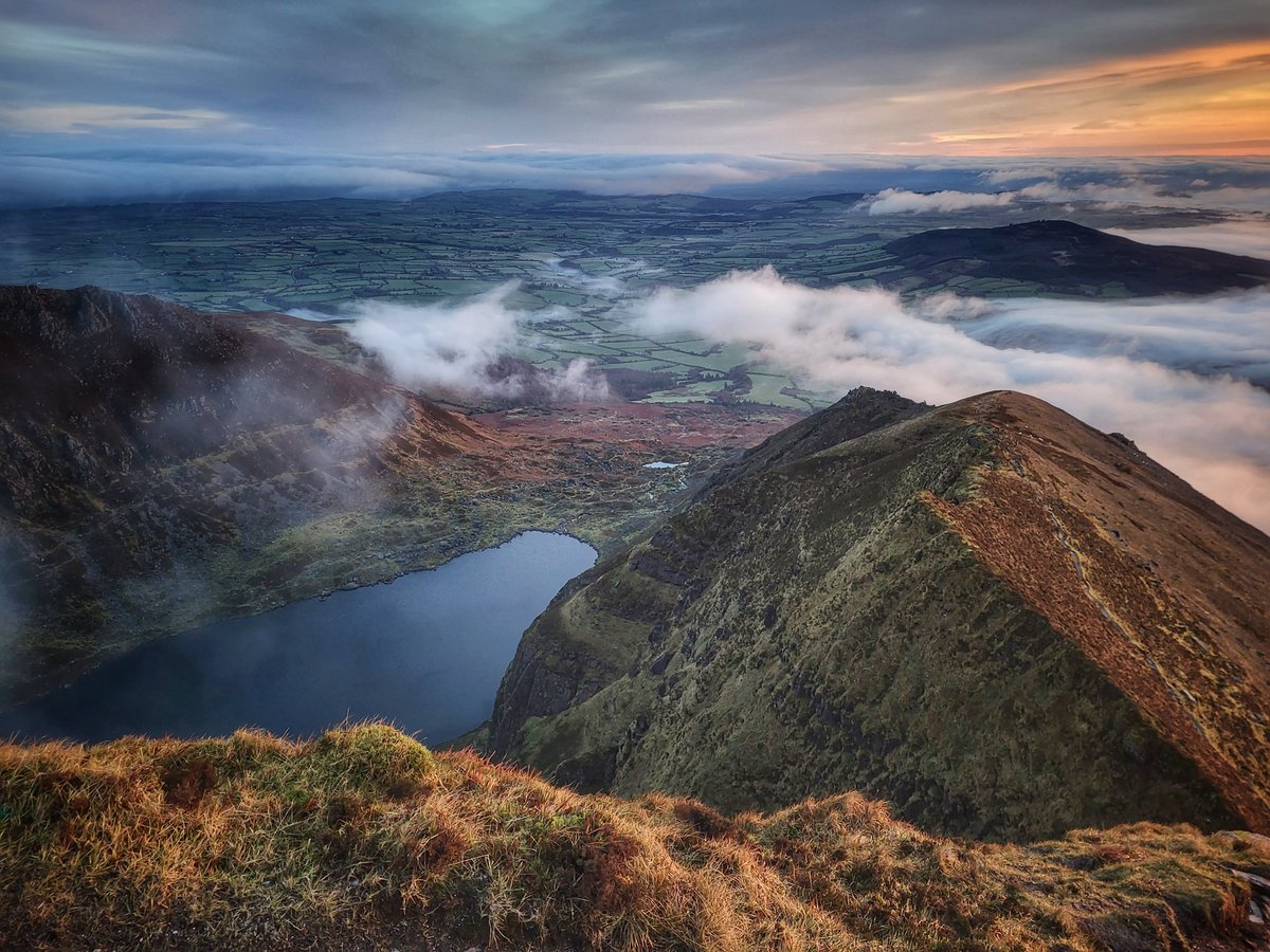 johnfoleyimages's tweet photo. Comeragh sunrise https://t.co/Rq7LEVrXYP