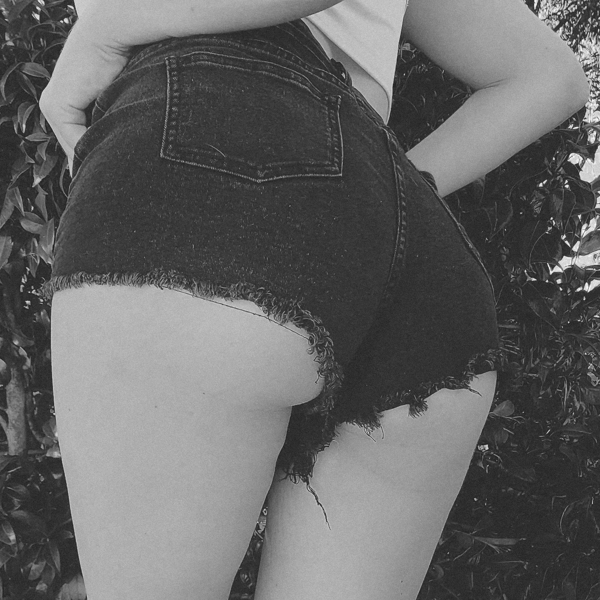 luisa_bermdez's tweet photo. Aquí preparando la #Credinalga y más contenido para mi #OnlyFans, porque no me voy a quedar sin comprar el #Alpilitro. 🍓😋
Síganme para más contenido exclusivo! 🐮🥛 https://t.co/UmHfGH2987