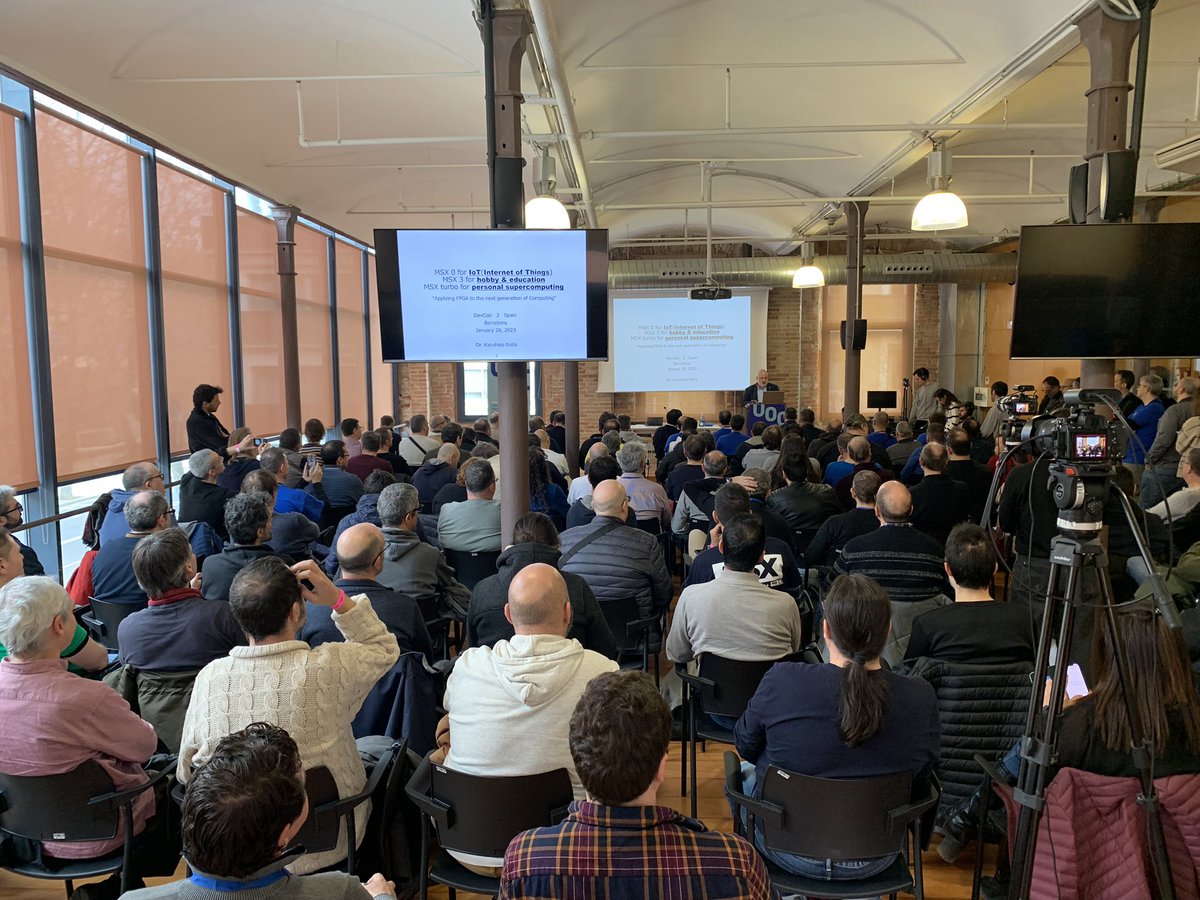 xavisorinas's tweet image. #Devcon2 with @nishikazuhiko 59 Barcelona MSXRu @UOCuniversidad #MSX3 #MSX0 #MSX
