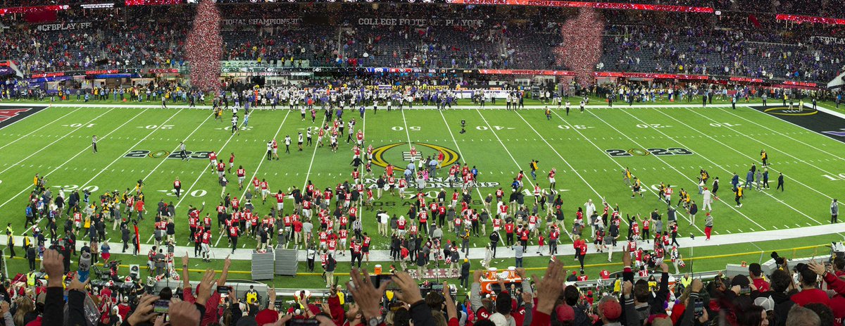 StadiumFrame's tweet photo. Just got this out for UGA Football. #uga #DawgNation #GoDawgs https://t.co/rhghrP4T0m