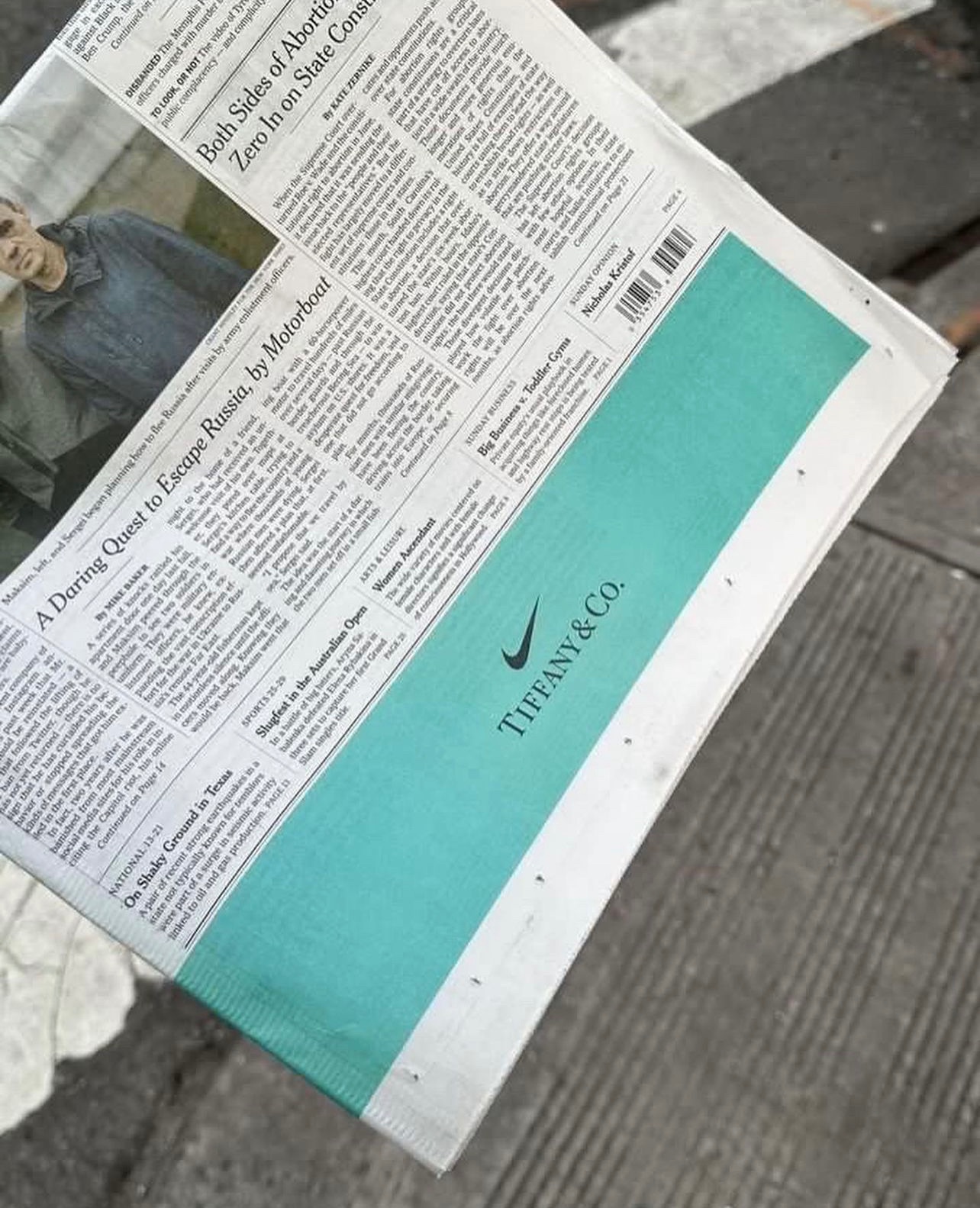 HypeNeverDies Twitter: &amp; CO NIKE Air Force 1 Ad In The New York Times 👀 https://t.co/2gxnWmNZb0" / Twitter