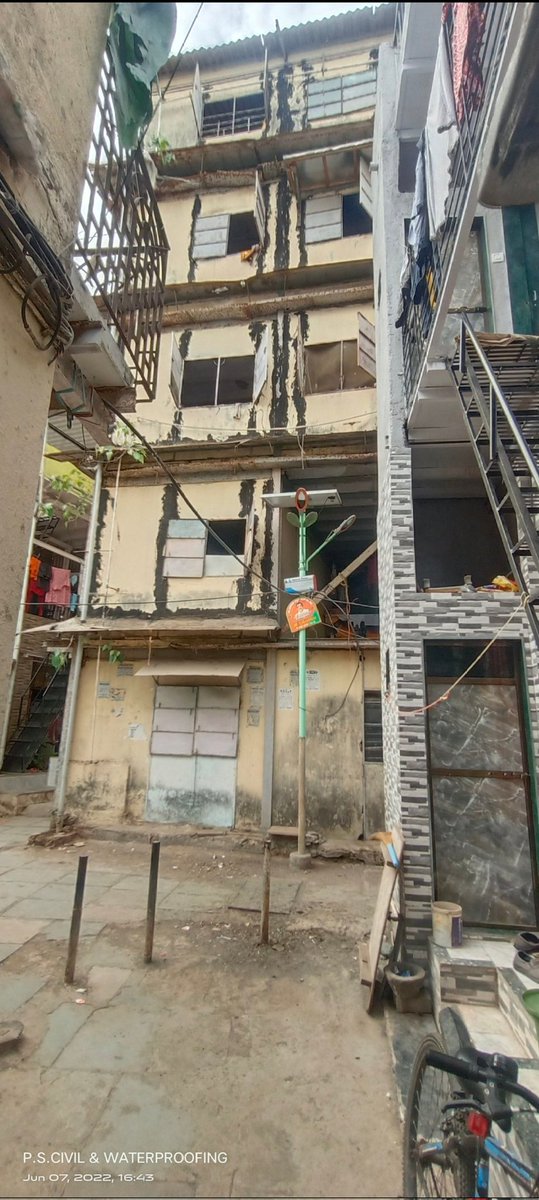 sparmar578's tweet photo. #Gharwapsi #justice 
It's difficult for the families to live without a permanent residence also the transit camp building is in very bad condition now. 
Location: kandivali M. D road
@narendramodi @Dev_Fadnavis @CMOMaharashtra https://t.co/NGPujsN7ok