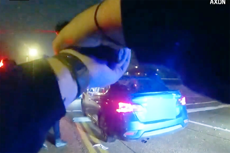 mm09bb's tweet photo. White Cop NOT CHARGED In Tyre Nichols Death … Even After Video Shows Him TASING Fallen Man! (Video) @CNN @donlemon @ABC7NY @News12NJTW @mpaMemphis https://t.co/QDsJmOu2SD