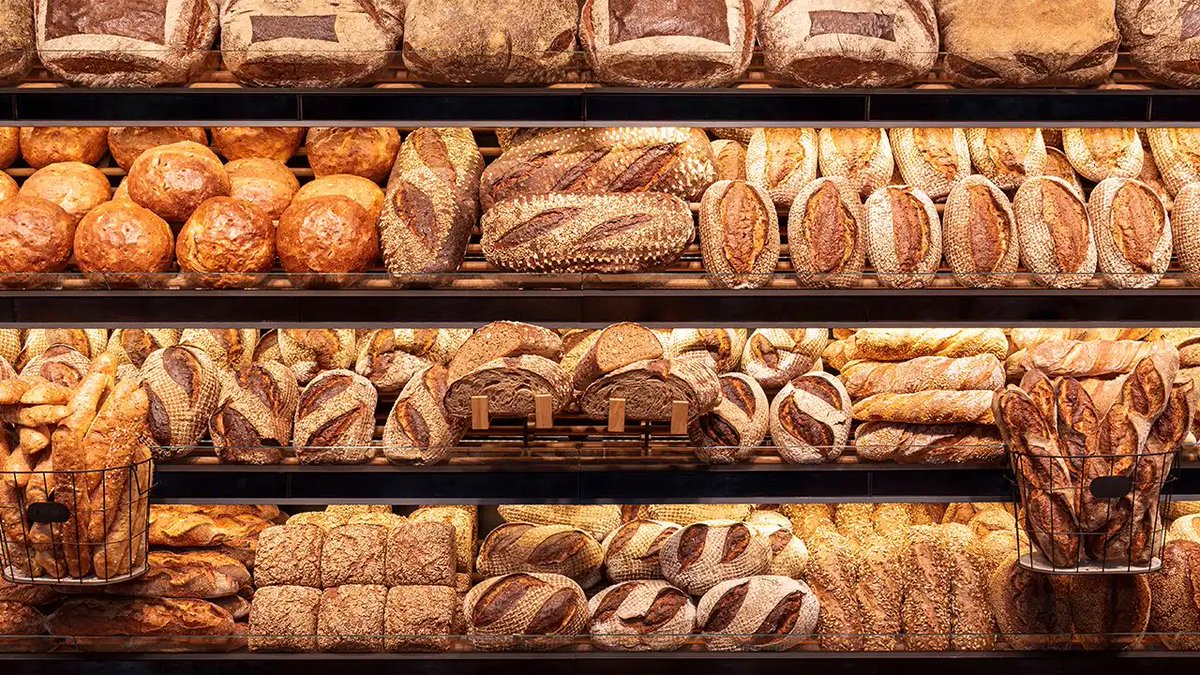 GERMAN LESSON 🇩🇪
bc it came up in my discord. you know germans don’t have much national pride generally speaking but there is one thing that unites us as a nation and it is BREAD. germany does baked goods like no other and at the top of the pyramid is proper sour dough bread 1/