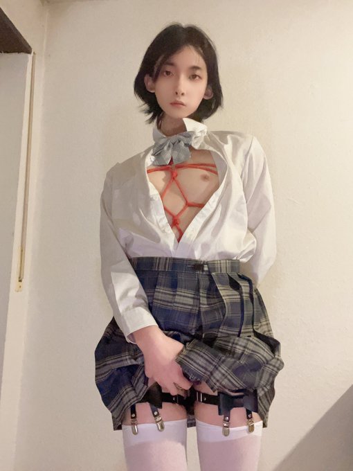 《看起来乖巧的Jk衣服下竟藏着！》  #女装 #男娘 https://t.co/7MuLhlUMtQ<a href="/tag/%E5%A5%B3%E8%A3%85"class="tags">#女装</a><a href="/tag/%E7%94%B7%E5%A8%98"class="tags">#男娘</a>