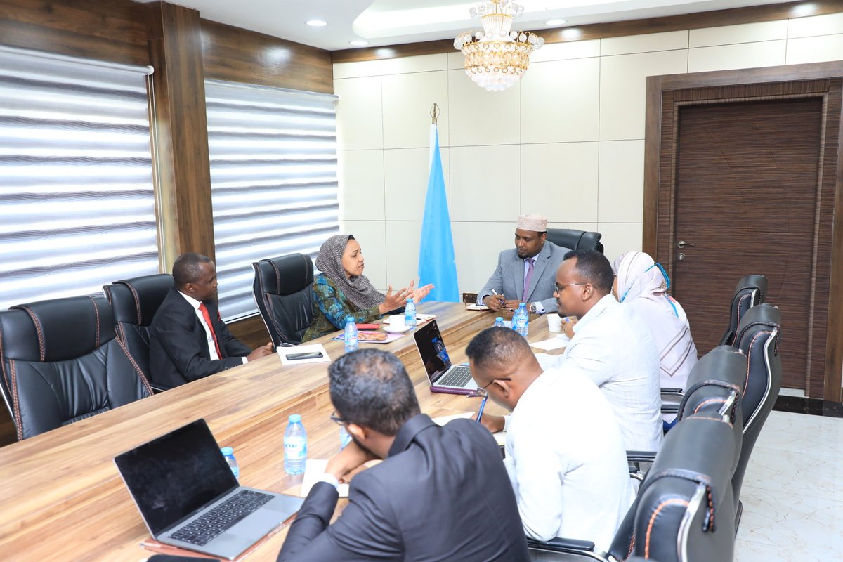 HonBeenebeene's tweet photo. Today, I held a meeting with @unicefsomalia country rep @SaeedWafaa at the Ministry. We discussed UNICEF's efforts to implement its country program, which aligns with NDP-9 effectively, &amp; emphasised the importance of strengthening the already existing collaboration &amp; cooperation. https://t.co/0k1RKKYuMF