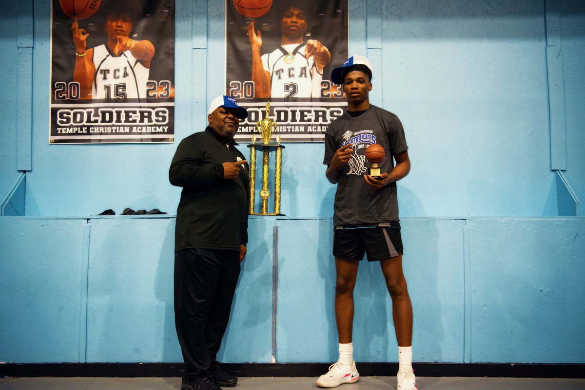 travon2miller's tweet photo. Look Coach we did it!🍾 @_TonyCabrera @CoachXaviar @troyyyy___ @MicahDixon0 https://t.co/8zmi0yl6BZ
