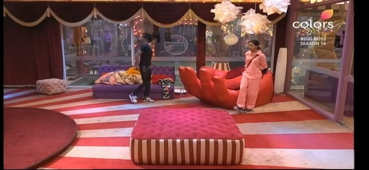 StarkMasud's tweet photo. LoL
Really the whole mandli portray thing in a wrong way 🙂
PCC told Archana that she's looking bad now
But sumbul told to Stan that she's removing her tears to get sympathy from BB and BB made it clear to shiv ❤️
#PriyankaChaharChoudhury #ShivThakare #BBLivefeeds #BB16 @ColorsTV https://t.co/a7EcL3imHI